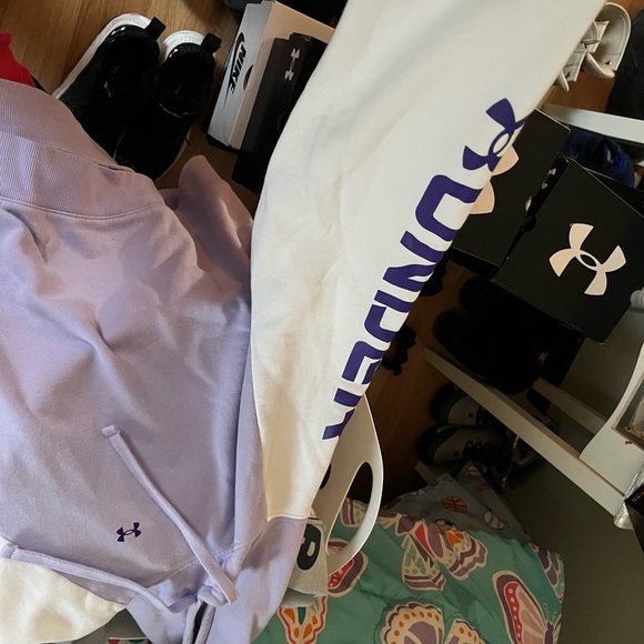 Light purple Under Armour sweatshirt - Picture 3 of 3